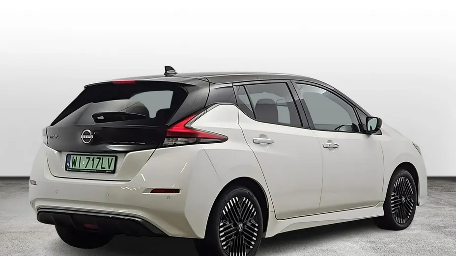 NISSAN Leaf -