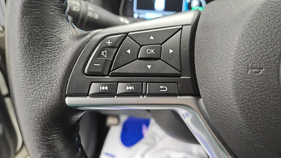 NISSAN Leaf -