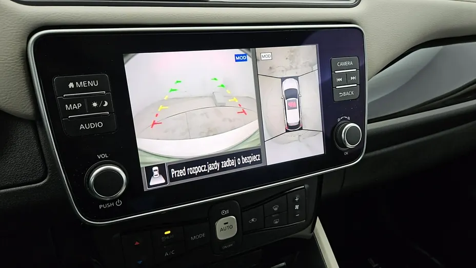 NISSAN Leaf -