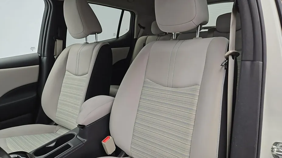 NISSAN Leaf -