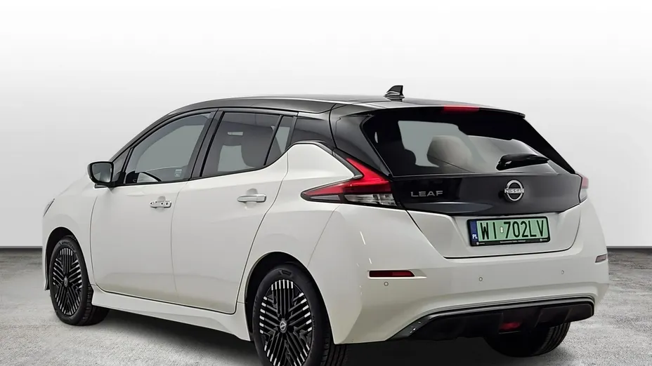 NISSAN Leaf -