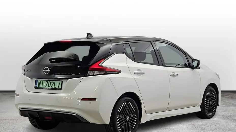 NISSAN Leaf -