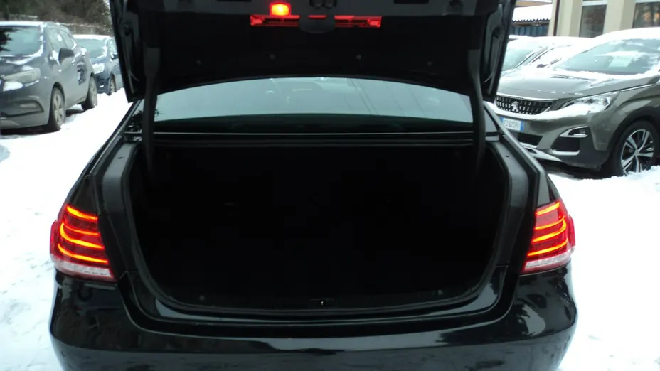 MERCEDES-BENZ E Klasa -