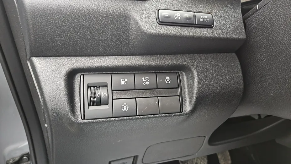 NISSAN Leaf -