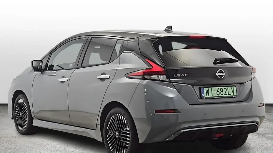 NISSAN Leaf -