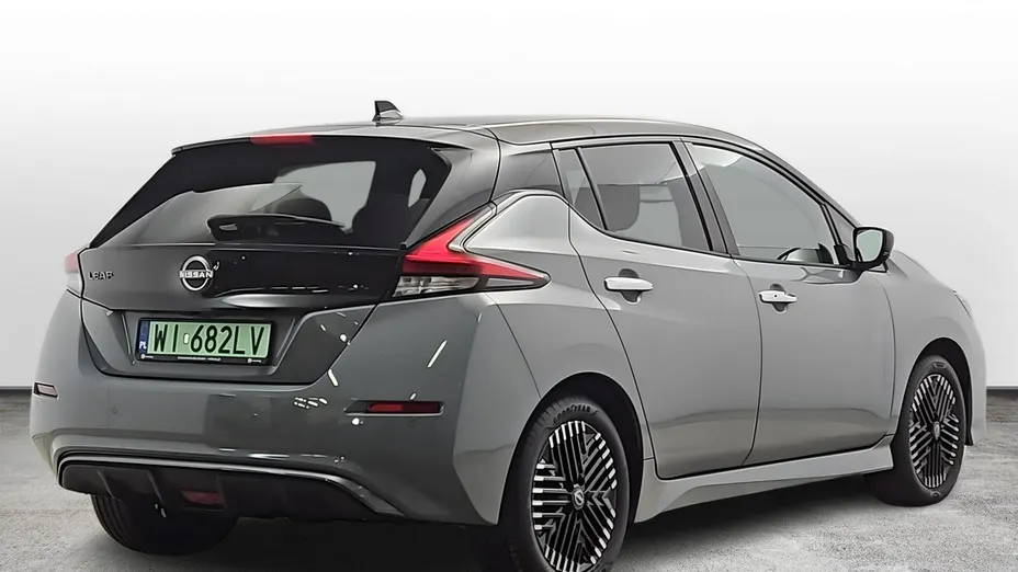 NISSAN Leaf -