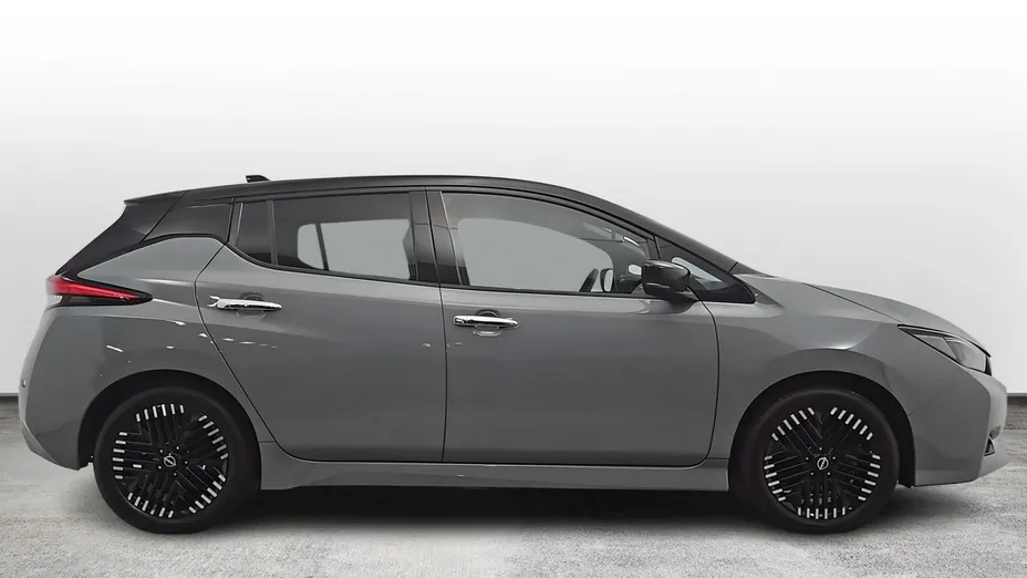 NISSAN Leaf -