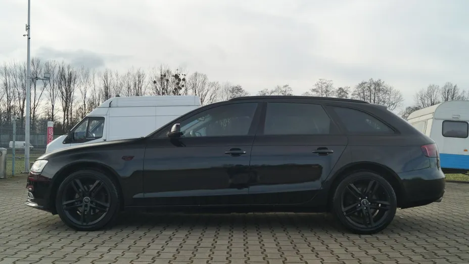 AUDI A4 -