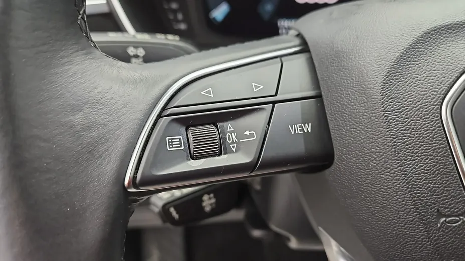 AUDI Q3 -