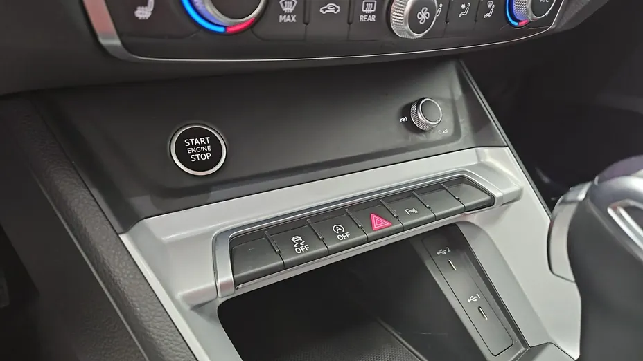 AUDI Q3 -