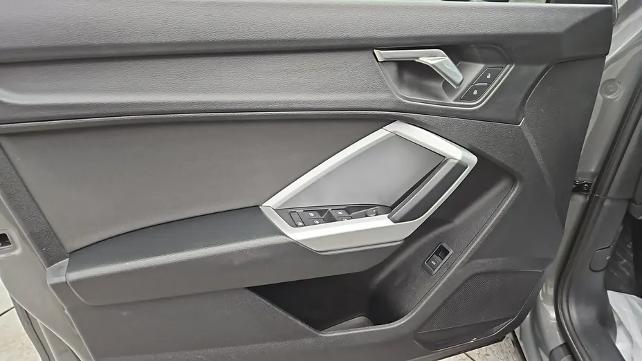 AUDI Q3 -