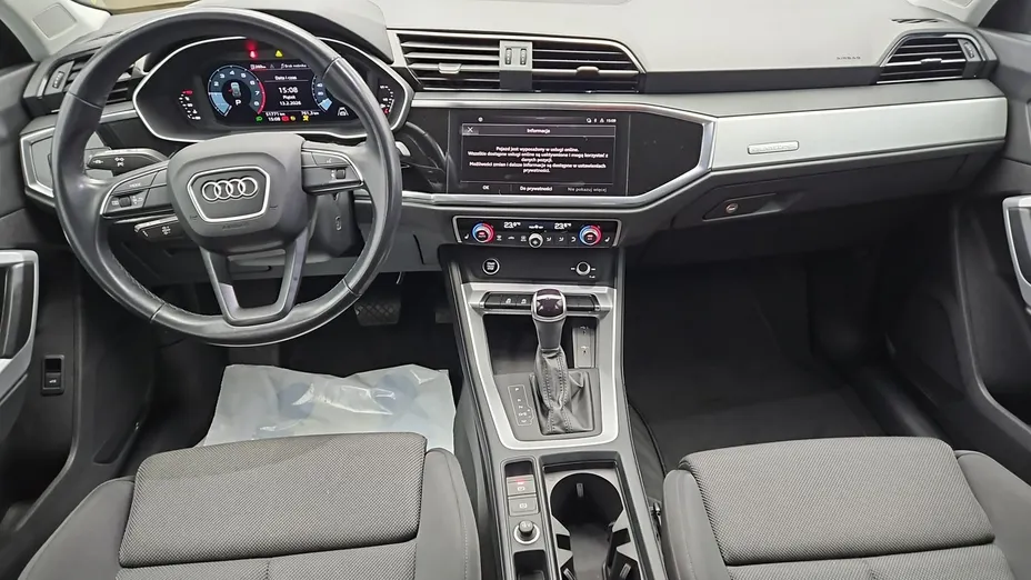 AUDI Q3 -