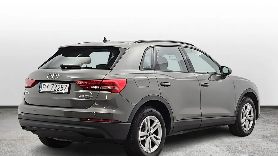 AUDI Q3 -
