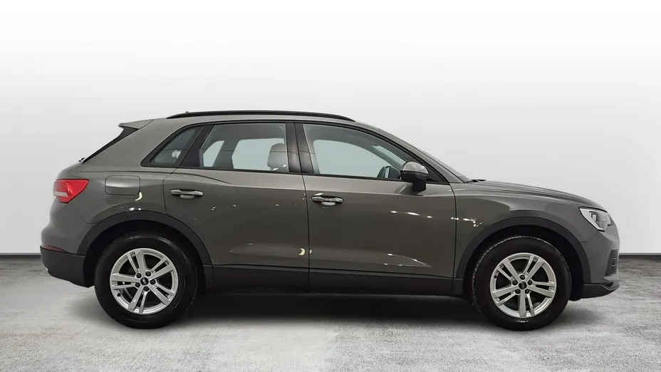 AUDI Q3 -