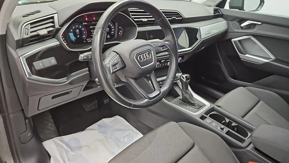 AUDI Q3 -