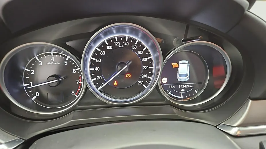MAZDA 6 -