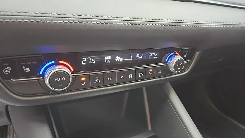 MAZDA 6 -