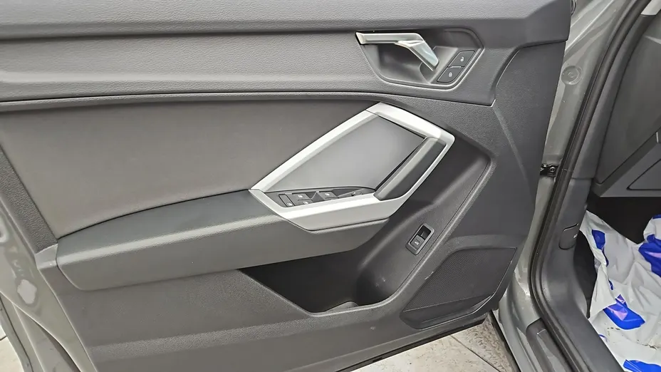 AUDI Q3 -