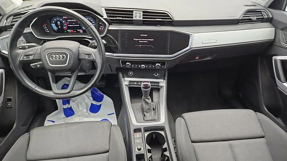 AUDI Q3 -