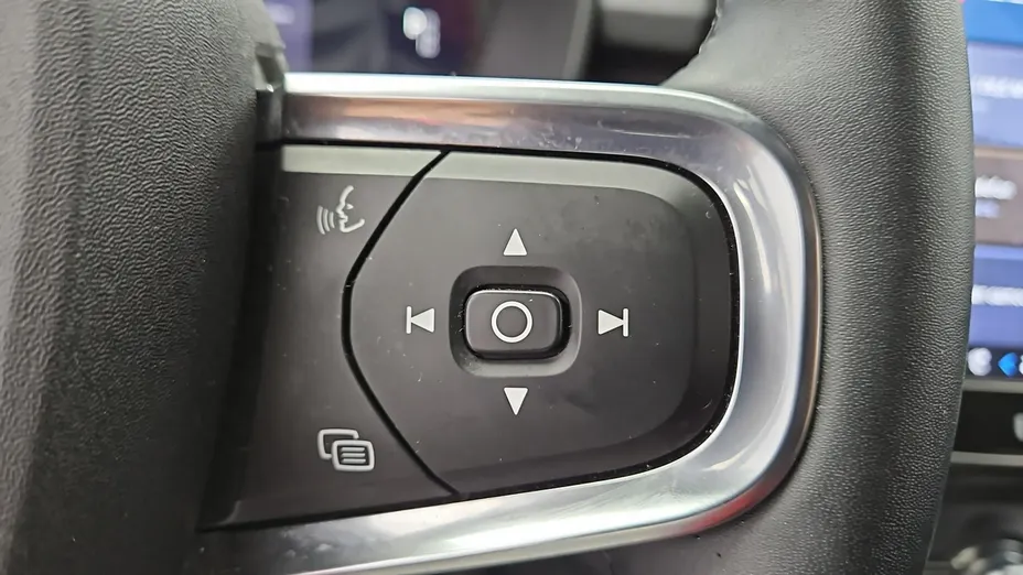 VOLVO XC40 -