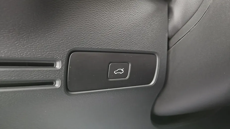 VOLVO XC40 -