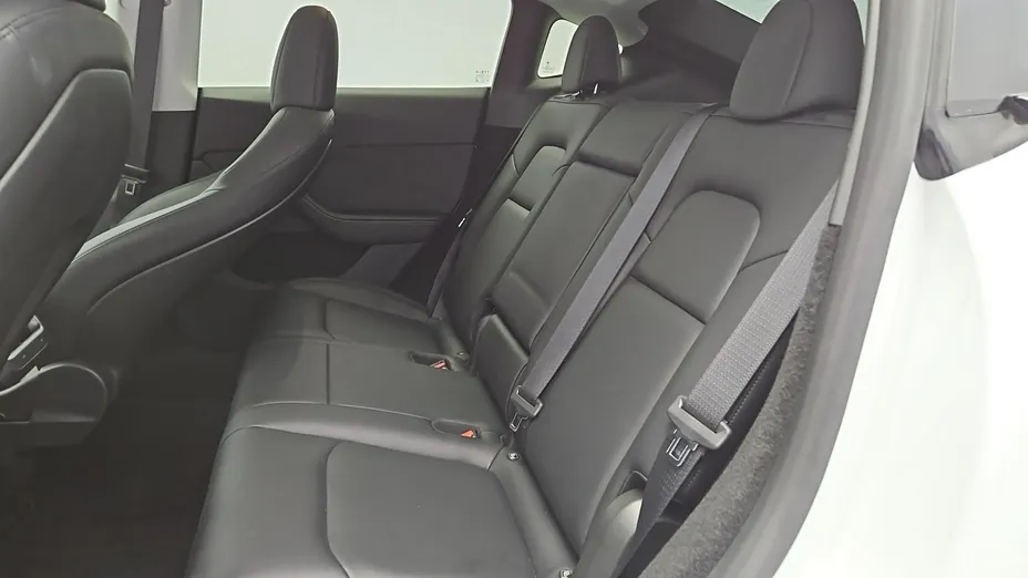 TESLA Model Y -