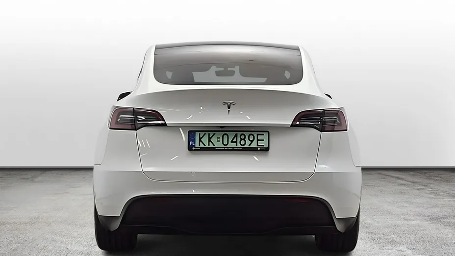 TESLA Model Y -