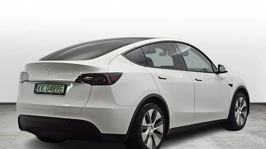 TESLA Model Y -