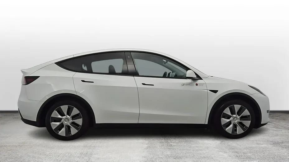 TESLA Model Y -