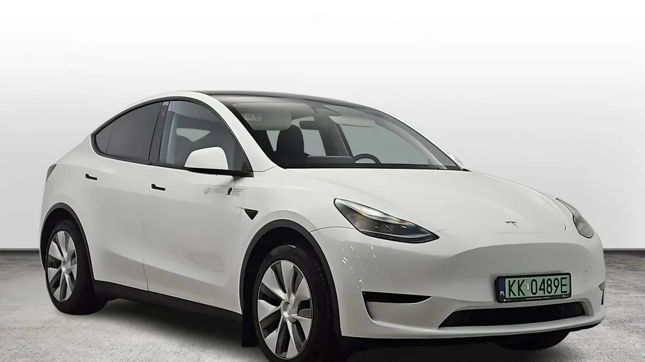 TESLA Model Y -