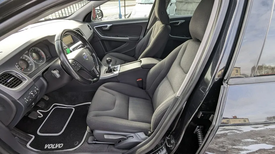 VOLVO S60 -