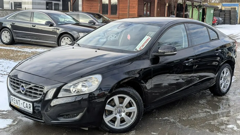 VOLVO S60 -