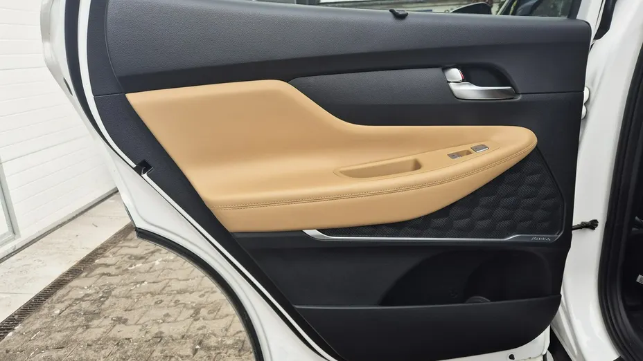 HYUNDAI Santa Fe -