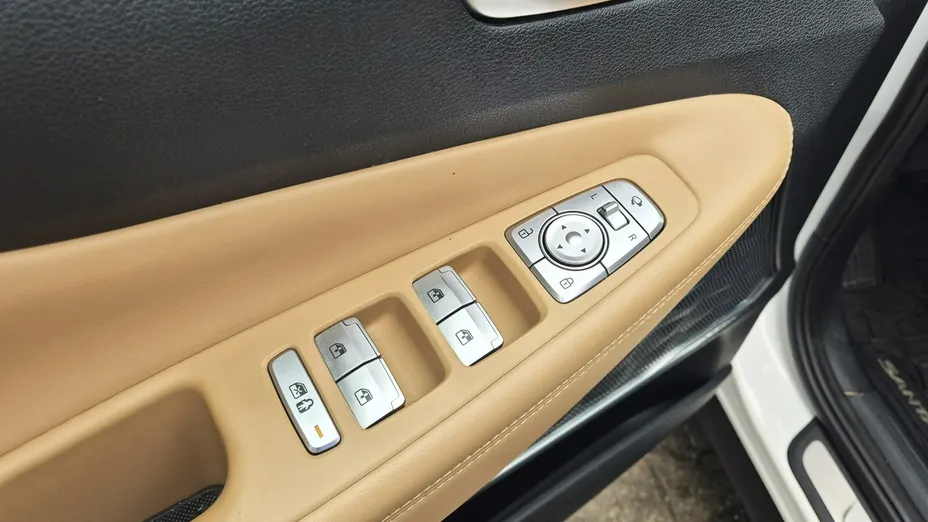 HYUNDAI Santa Fe -