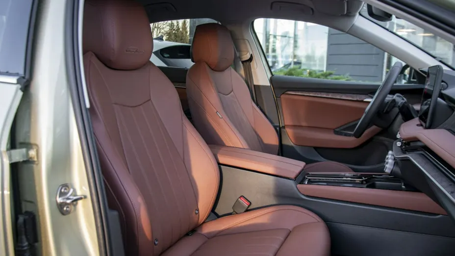 SKODA Superb -