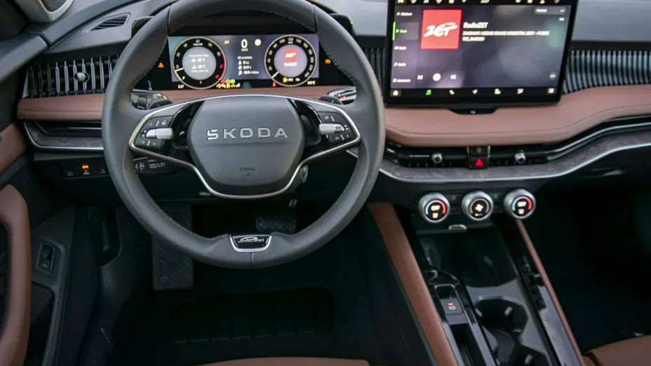 SKODA Superb -
