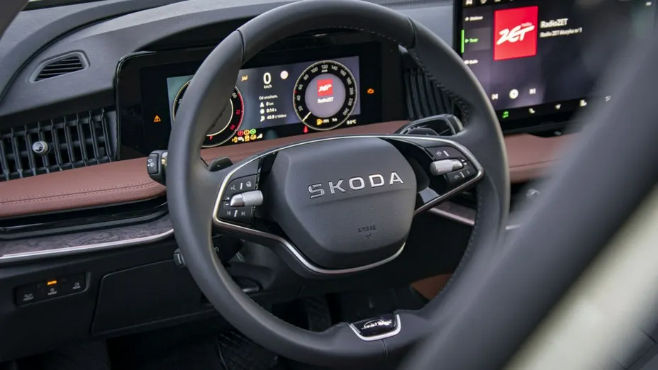 SKODA Superb -