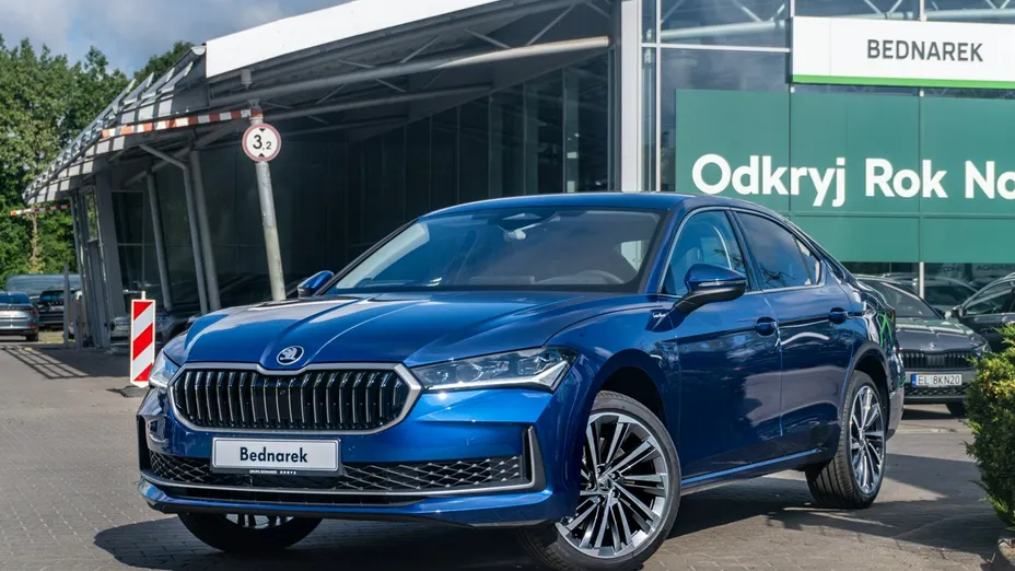 SKODA Superb -
