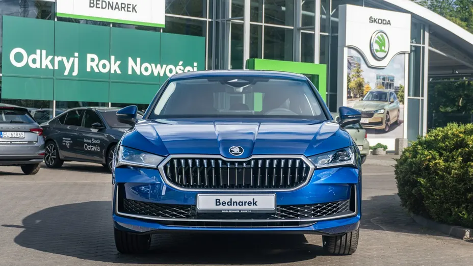 SKODA Superb -
