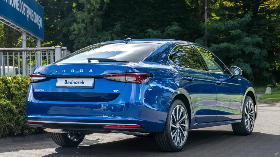 SKODA Superb -