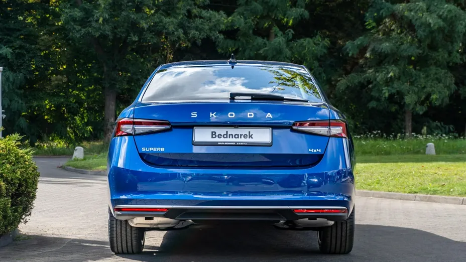 SKODA Superb -