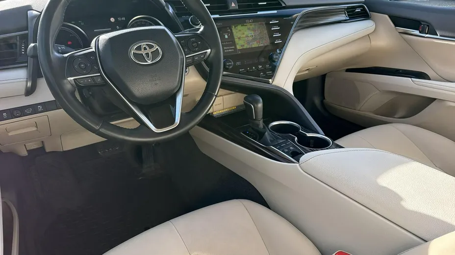 TOYOTA Camry -