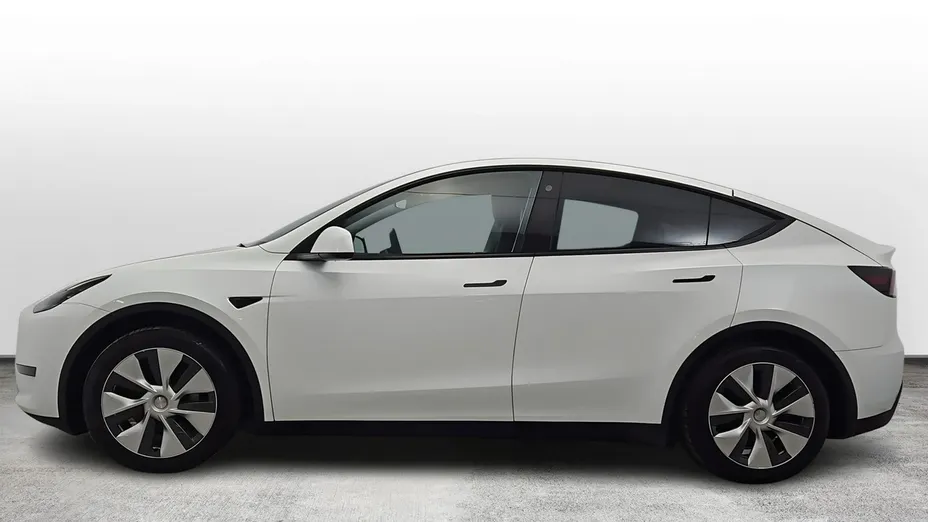 TESLA Model Y -