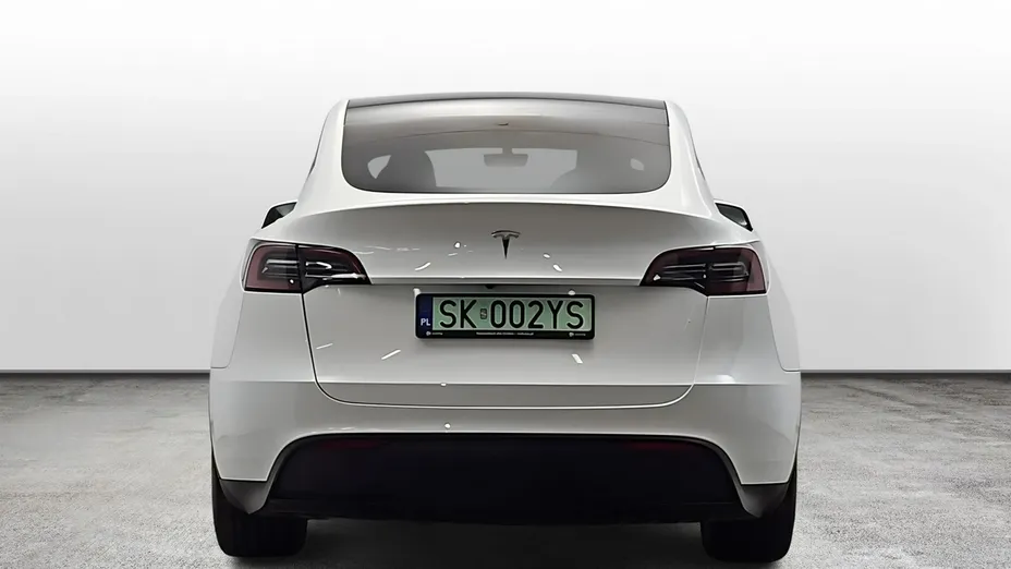 TESLA Model Y -