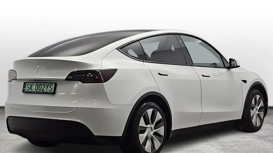 TESLA Model Y -