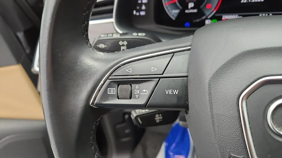 AUDI Q7 -