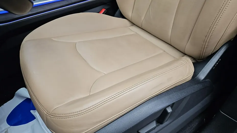 AUDI Q7 -