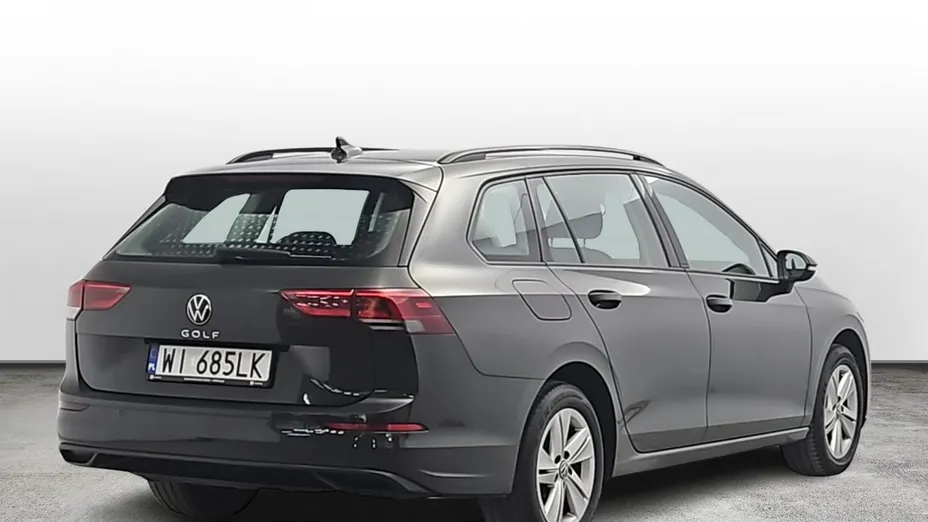 VOLKSWAGEN Golf -