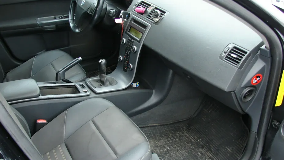 VOLVO V50 -