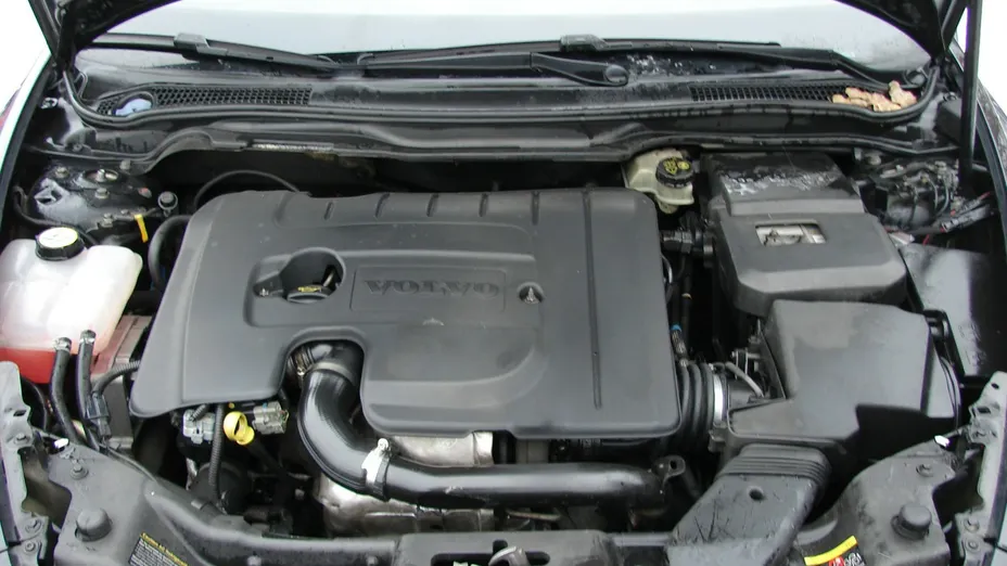 VOLVO V50 -